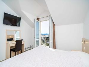 Villa Samba - Two Bedroom Apartment with Balcony and Sea View