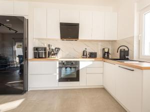 Holiday Home Iva - Three Bedroom Holiday Home