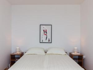 One Bedroom Apartment with Loggia and Sea View