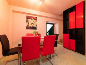Seafront Villa with Furnished Sun Terrace, Close to the Beach - Four Bedroom Villa