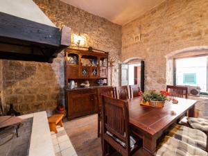 Seafront Villa with Furnished Sun Terrace, Close to the Beach - Four Bedroom Villa