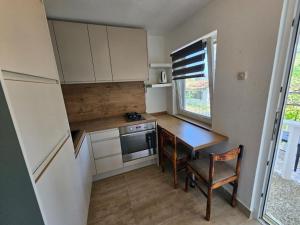 Apartments Robi & Kristina - Studio Apartment with Terrace S1