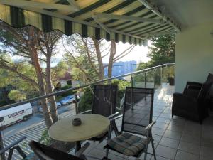Two Bedroom Apartment with Balcony and Sea View