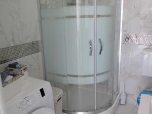 Two Bedroom Apartment with Balcony and Sea View