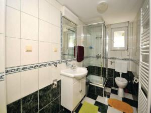 Chic and Stylish Kastel Novi Apartment with Pool - Five Bedroom Apartment With Pool