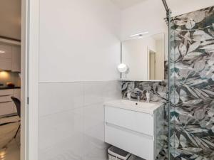 Modern Apartment with Terrace and Private Parking Krk - Two Bedroom Apartment