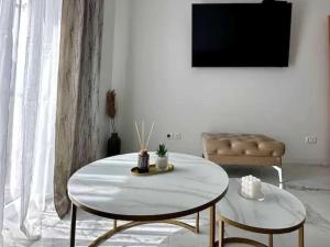 Two Bedroom Apartment with Terrace and Swimming pool