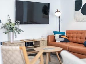 Apartment with pool and hot tub