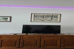 Apartment Gracac - Two Bedroom Apartment with Terrace