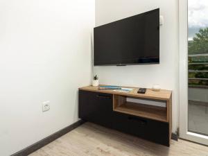 Modern Apartments with Private Balcony - Deluxe One Bedroom Apartment