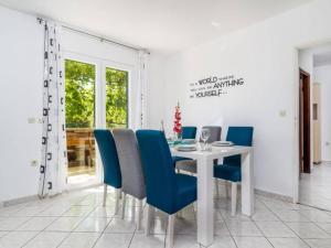 Tranquil Oasis Holiday Home Primorski Dolac with Pool - Three Bedroom Holiday Home with Pool