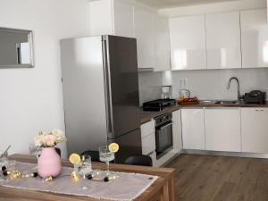 Stylish Okrug Gornji Apartment with Terrace and Patio - Two Bedroom Apartment with Terrace