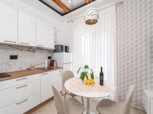 One bedroom apartment with balcony