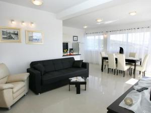 Okrug Gornji Luxurious Escape Villa with Pool - Five Bedroom Villa with Pool