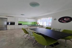 Luxury apartment Ani - Three Bedroom Apartment with terrace and Swimming pool