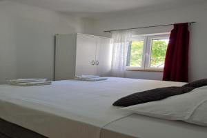 Luxury apartment Ani - Three Bedroom Apartment with terrace and Swimming pool