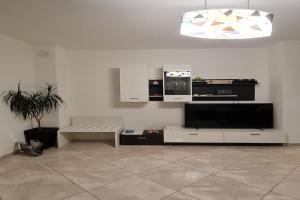 Luxury apartment Ani - Three Bedroom Apartment with terrace and Swimming pool