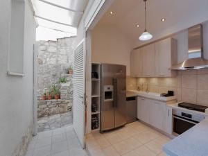 Holiday Home Lea - Three Bedroom Holiday Home with Terrace and Sea View