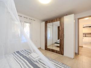 Apartments Robi & Kristina - Two Bedroom Apartment with Terrace A2