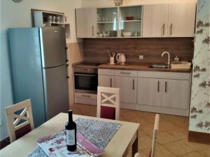 Apartments Dea & Paula - Classic Two Bedroom Apartment with Terrace