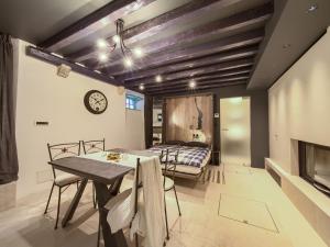 Vibrant and Elegant Downtown Krk Apartments - Studio Apartment