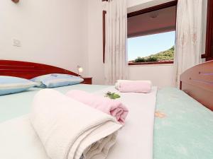 Apartments Villa Cebalo Kor ula - Two Bedroom Apartment with Terrace and Sea View LANA