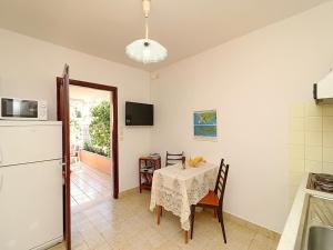Apartments Villa Cebalo Kor ula - Two Bedroom Apartment with Terrace and Sea View LANA