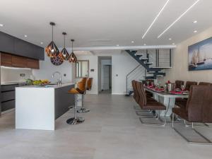 Lorena Stylish Sea View Villa - Four Bedroom Villa with Private Pool