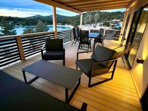 Two Bedroom Mobile Home with Terrace and Sea View