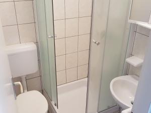 Apartments Danijela & Vlado - One Bedroom Apartment with Balcony and Garden View