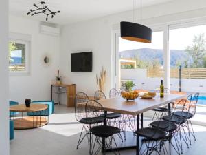 Luxury Villas Bellavista - Four Bedroom Villa with Pool