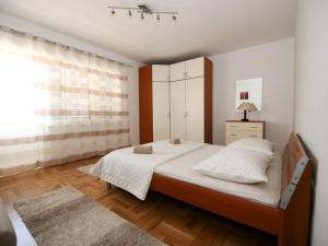Spacious Beachfront Apartment Ciovo - Four Bedroom Apartment with Sea View
