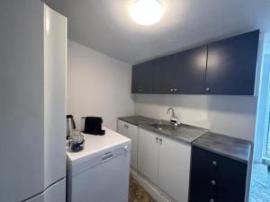 Family House Aldo - Family House with Four Bedrooms and Sea View