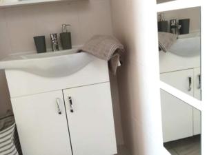 Apartments Silva - One Bedroom Apartment with Balcony and Sea View