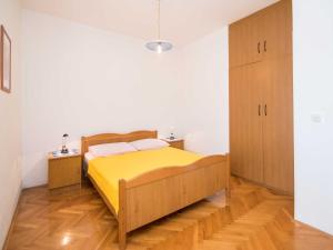 Comfortable Kastel Stafilic Apartment with Balcony - Two Bedroom Apartment with Balcony and Sea View