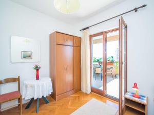 Comfortable Kastel Stafilic Apartment with Balcony - Two Bedroom Apartment with Balcony and Sea View