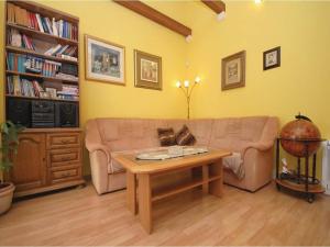 Picturesque Escape Holiday Home with Pool and Sauna - Four Bedroom Holiday Home with Sauna and Pool