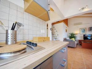 Blissful Bay Apartments Vrboska - Classic Two Bedroom Apartment with Terrace