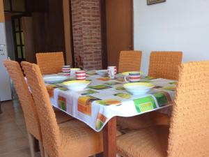 Apartments Lavanda & More - Three Bedroom Apartment with Shared Terrace