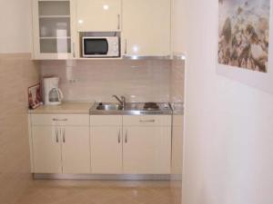 Two Bedroom Apartment With Sea View 12