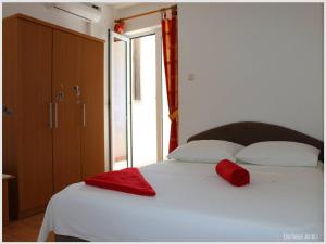 Apartments Juras - Studio Apartment with Loggia Ana