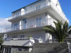 Apartments Trogrli - Studio with Balcony and Sea View