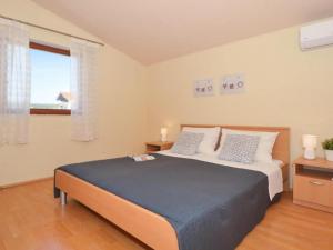 Apartments Nina - One Bedroom Apartment with Balcony A2