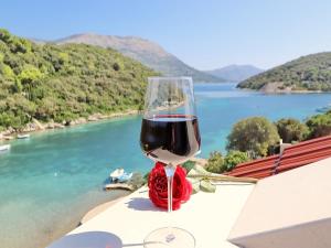 Apartments Villa Cebalo Kor ula - Comfort One Bedroom Apartment with Terrace and Sea View MARA