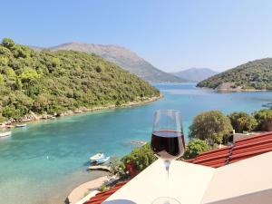 Apartments Villa Cebalo Kor ula - Comfort One Bedroom Apartment with Terrace and Sea View MARA