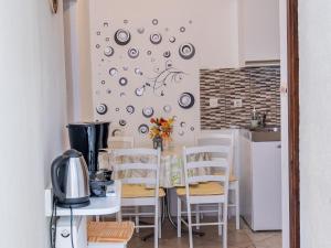 Apartments Luka & Leona - Two Bedroom Apartment with Balcony Luka