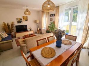 Apartment Torre Senj - Two Bedroom Apartment with Balcony and Mountain View