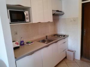 Lumbarda Resort Apartments - Comfort Two-Bedroom Apartment D8