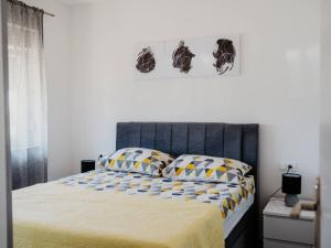 Modern Seget Vranjica Apartment with Terrace - Two Bedroom Apartment with Terrace