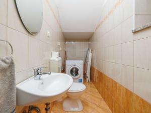 Wonderful Krk Island Stay Shared Pool, Grill Patio, and Nearby Beaches - Two Bedroom Apartment